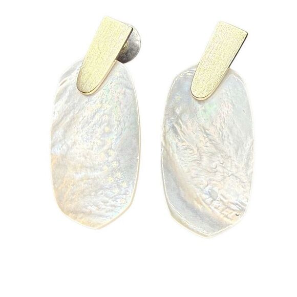 Kendra Scott mother of pearl and gold earrings - Picture 2 of 4